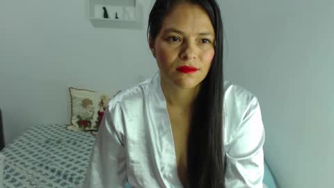 Snapshot of lolyta_mature1 chatting on December 20, 10:43 pm Lolyta mature1 online show from December 20, 10:43 pm