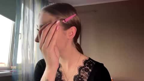 Snapshot of lomakamstra chatting on March 7, 2:58 pm Lili online show from March 7, 2:58 pm