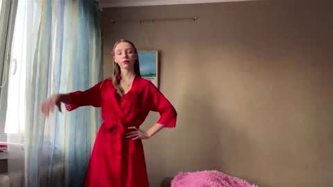 Snapshot of lomakamstra chatting on March 28, 3:22 pm Lili online show from March 28, 3:22 pm