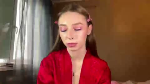 Snapshot of lomakamstra chatting on March 29, 3:12 pm Lili online show from March 29, 3:12 pm