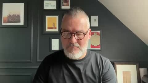 EnglishBear online show from October 8, 9:18 am