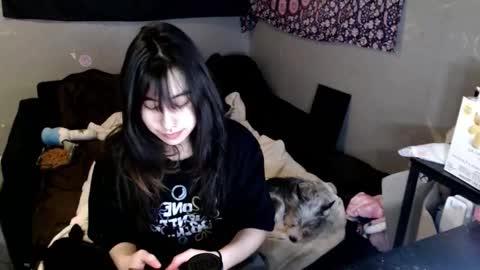 Snapshot of londonray chatting on March 5, 12:50 am londonray online show from March 5, 12:50 am