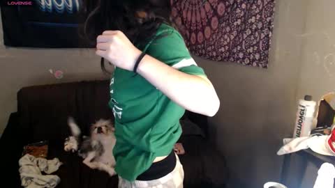 Snapshot of londonray chatting on March 21, 9:18 pm londonray online show from March 21, 9:18 pm