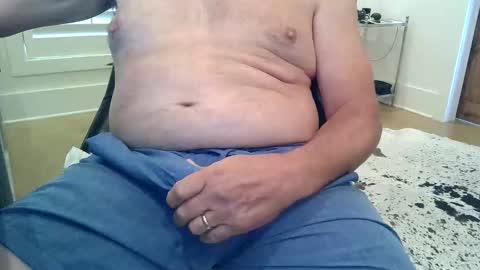 Snapshot of lonelytraveler69_ chatting on October 16, 4:08 pm JustaGuyinMS online show from October 16, 4:08 pm