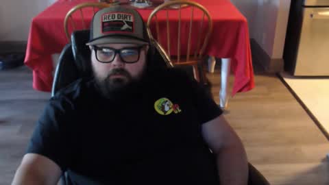 Snapshot of lonewolfgarage chatting on December 4, 5:32 pm lonewolfgarage online show from December 4, 5:32 pm