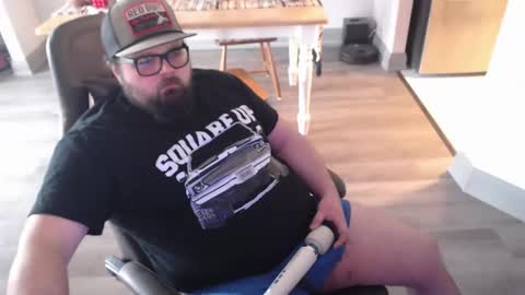 Snapshot of lonewolfgarage chatting on February 26, 6:40 pm lonewolfgarage online show from February 26, 6:40 pm