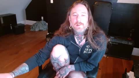Snapshot of longhair021 chatting on December 20, 4:46 pm longhair online show from December 20, 4:46 pm