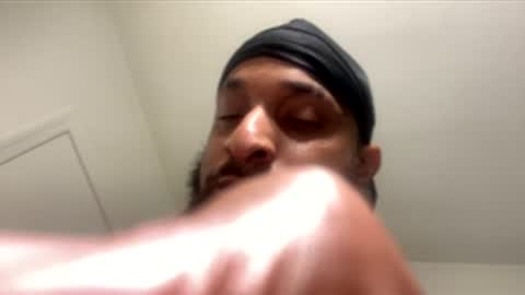 longmeat_kiwi online show from February 12, 1:06 pm