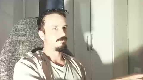 Snapshot of lookaz4010 chatting on November 24, 12:27 pm Lucas online show from November 24, 12:27 pm