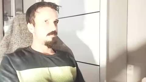 Snapshot of lookaz4010 chatting on December 22, 12:24 pm Lucas online show from December 22, 12:24 pm