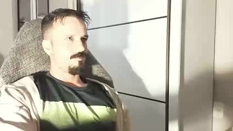 Snapshot of lookaz4010 chatting on January 13, 12:32 pm Lucas online show from January 13, 12:32 pm