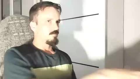 Snapshot of lookaz4010 chatting on February 13, 12:45 pm Lucas online show from February 13, 12:45 pm