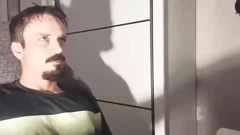 Snapshot of lookaz4010 chatting on February 22, 11:42 am Lucas online show from February 22, 11:42 am