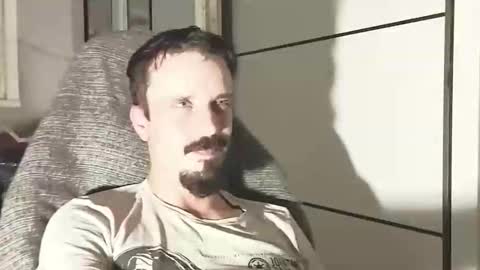 Snapshot of lookaz4010 chatting on February 27, 11:05 pm Lucas online show from February 27, 11:05 pm