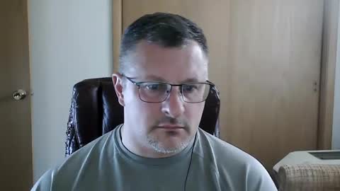 Snapshot of lookin75 chatting on September 17, 8:32 pm lookin75 online show from September 17, 8:32 pm