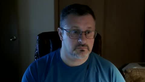 Snapshot of lookin75 chatting on April 5, 3:04 am lookin75 online show from April 5, 3:04 am