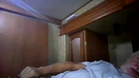 Snapshot of lookingagain181 chatting on September 11, 11:32 am lookingagain181 online show from September 11, 11:32 am