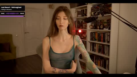 loony_moony online show from February 17, 10:45 am