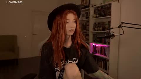 Snapshot of loony_moony chatting on July 9, 10:19 am loony_moony online show from July 9, 10:19 am