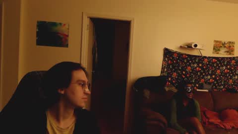 Snapshot of loosegoose420 chatting on January 2, 2:00 am Peter and Ash online show from January 2, 2:00 am