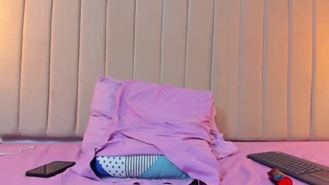 Snapshot of loperahot chatting on February 5, 1:04 am Lopera online show from February 5, 1:04 am