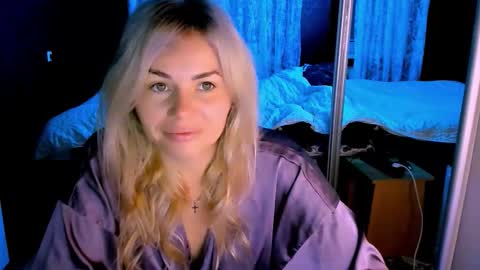 Lora online show from October 1, 2:28 am