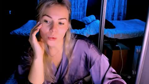 Lora online show from October 2, 2:18 am