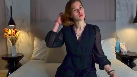 Lora online show from October 26, 4:13 pm