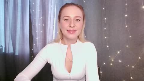 Snapshot of loravine chatting on March 27, 12:49 pm loravine online show from March 27, 12:49 pm