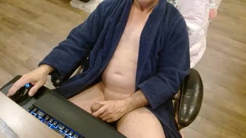 Snapshot of lord_rasken chatting on March 28, 11:43 am Lord King online show from March 28, 11:43 am