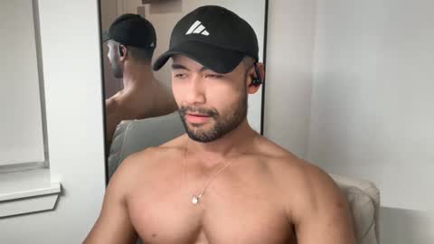 Snapshot of lordcalepecs chatting on February 10, 12:31 pm Cale online show from February 10, 12:31 pm