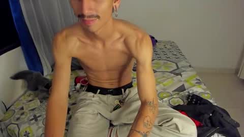 Snapshot of lordpussy__ chatting on December 23, 3:26 am lordpussy__ online show from December 23, 3:26 am