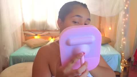 loreanis online show from November 7, 8:20 pm