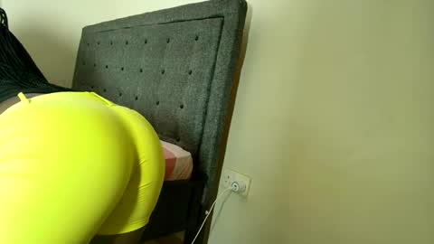 Snapshot of lorelah_sweetgirl chatting on March 26, 10:10 am LORELAH online show from March 26, 10:10 am