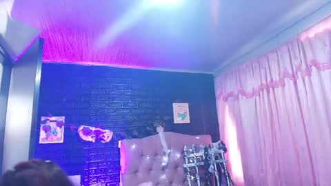 Loren online show from October 29, 8:54 pm