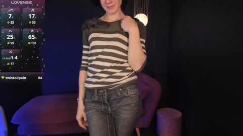 Snapshot of loren_daze chatting on December 3, 1:54 pm Loren online show from December 3, 1:54 pm