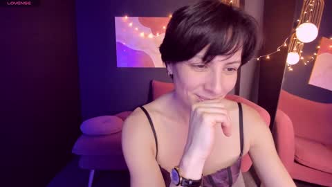 Snapshot of loren_daze chatting on January 18, 5:04 pm Loren online show from January 18, 5:04 pm