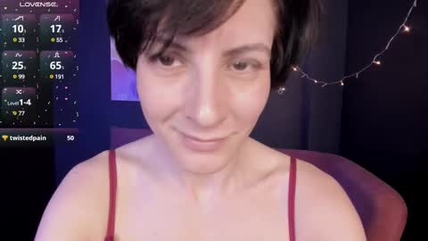 Snapshot of loren_daze chatting on February 19, 5:16 pm Loren online show from February 19, 5:16 pm