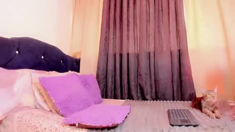 Snapshot of lorena_capelli_ chatting on March 4, 8:59 pm lesly lorena online show from March 4, 8:59 pm