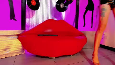 Snapshot of lorena_capelli_ chatting on March 23, 7:40 pm lesly lorena online show from March 23, 7:40 pm