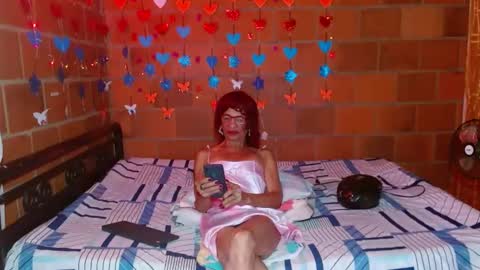 Snapshot of lorenacapelli chatting on February 5, 9:36 am Lorena Capelli online show from February 5, 9:36 am