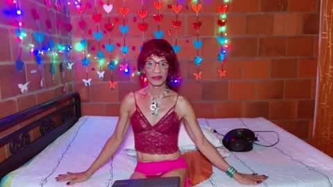 Snapshot of lorenacapelli chatting on February 10, 9:04 am Lorena Capelli online show from February 10, 9:04 am