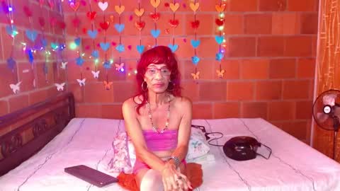 Snapshot of lorenacapelli chatting on February 14, 1:40 pm Lorena Capelli online show from February 14, 1:40 pm