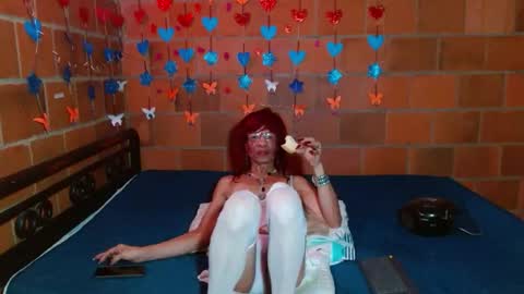 Snapshot of lorenacapelli chatting on October 10, 1:04 am Lorena Capelli online show from October 10, 1:04 am