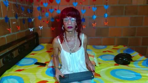 Snapshot of lorenacapelli chatting on October 15, 11:43 am Lorena Capelli online show from October 15, 11:43 am