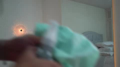 Snapshot of lorenallen_ chatting on February 18, 3:24 am Loren Allen online show from February 18, 3:24 am