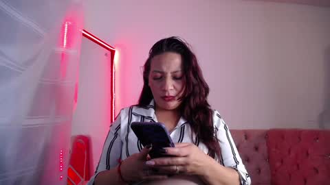 Lorena online show from February 4, 1:23 am