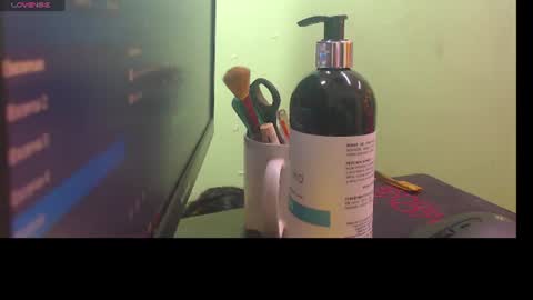 Snapshot of lorenapinto_ chatting on June 27, 7:52 pm lore online show from June 27, 7:52 pm