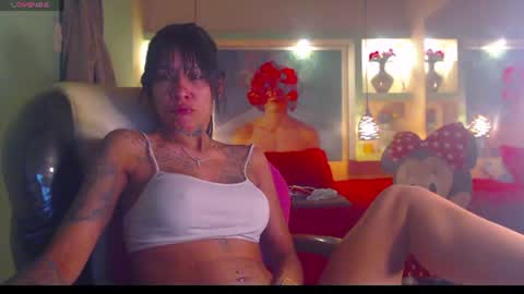 Snapshot of lorenapinto_ chatting on June 28, 9:48 am lore online show from June 28, 9:48 am
