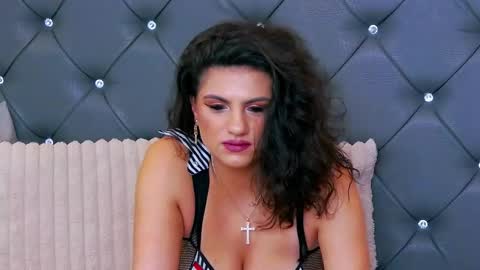 Lorenne Mays online show from February 7, 11:41 pm